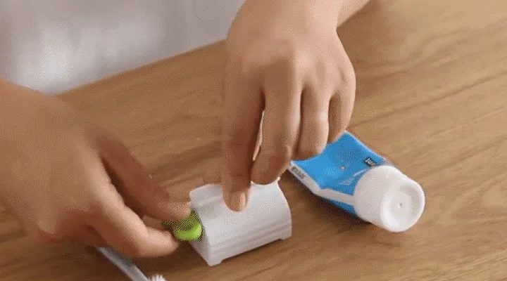 Toothpaste Squeezer