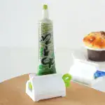 Rolling Toothpaste Squeezer - Image 9